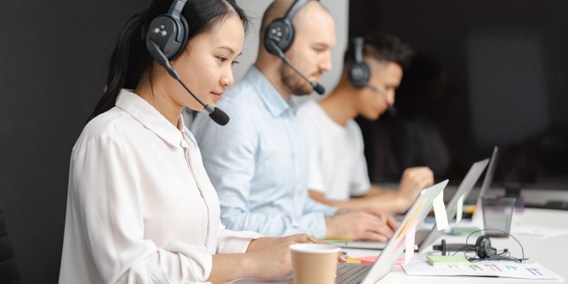 Vào trang chủ để tìm kiếm phương thức liên lạc phù hợp